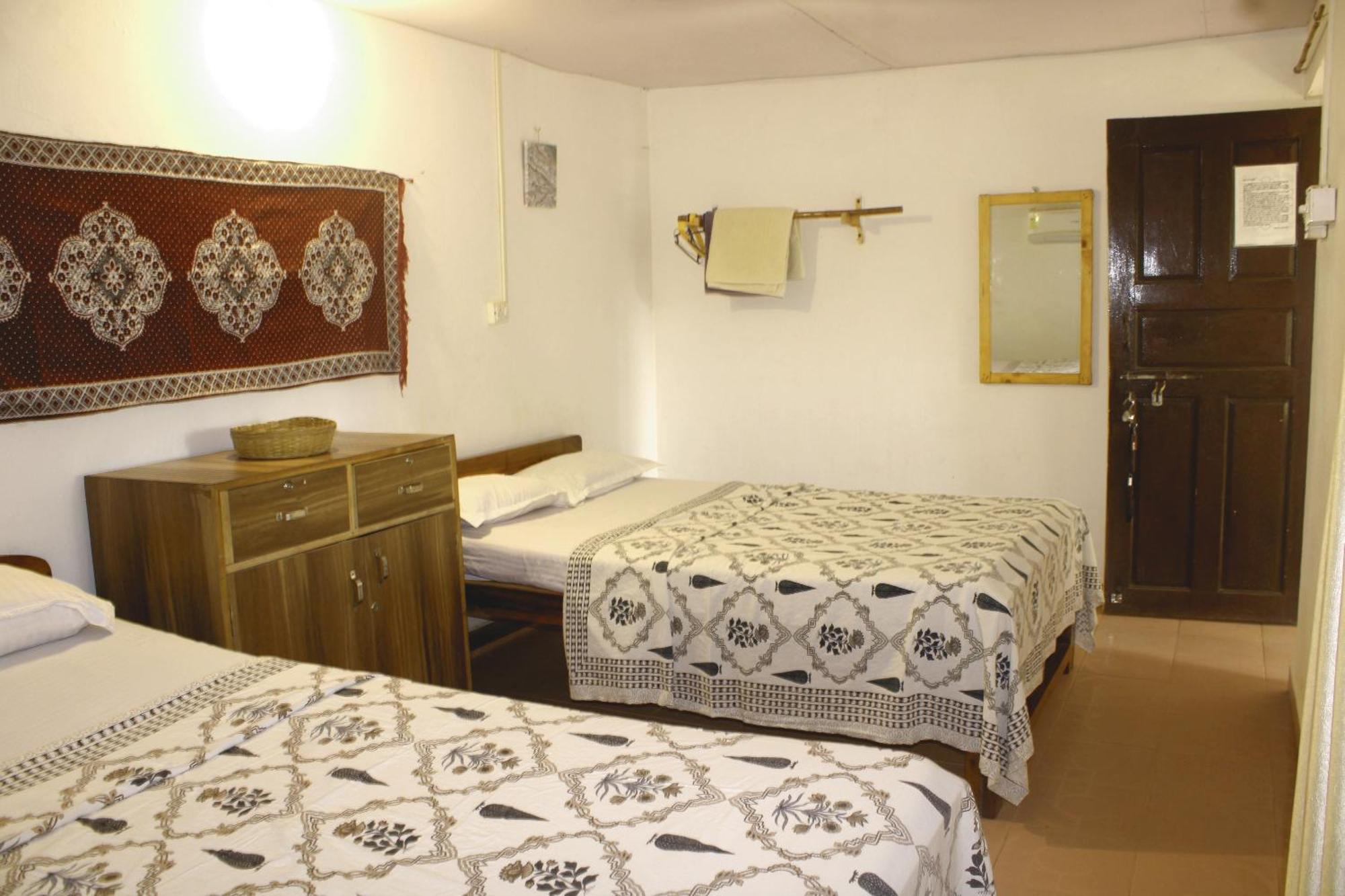 Monsoon Hotel Agonda Bagian luar foto