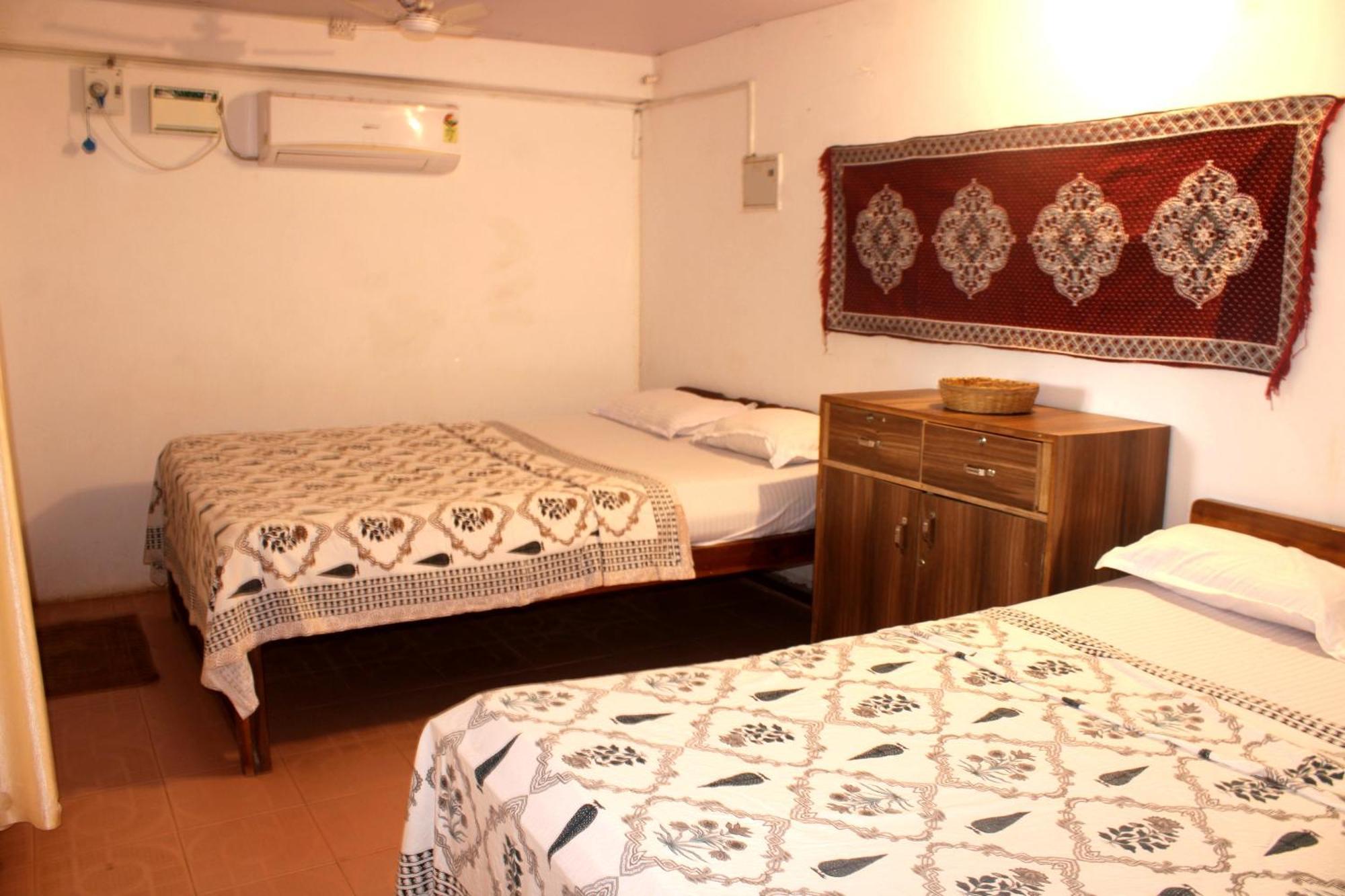 Monsoon Hotel Agonda Bagian luar foto