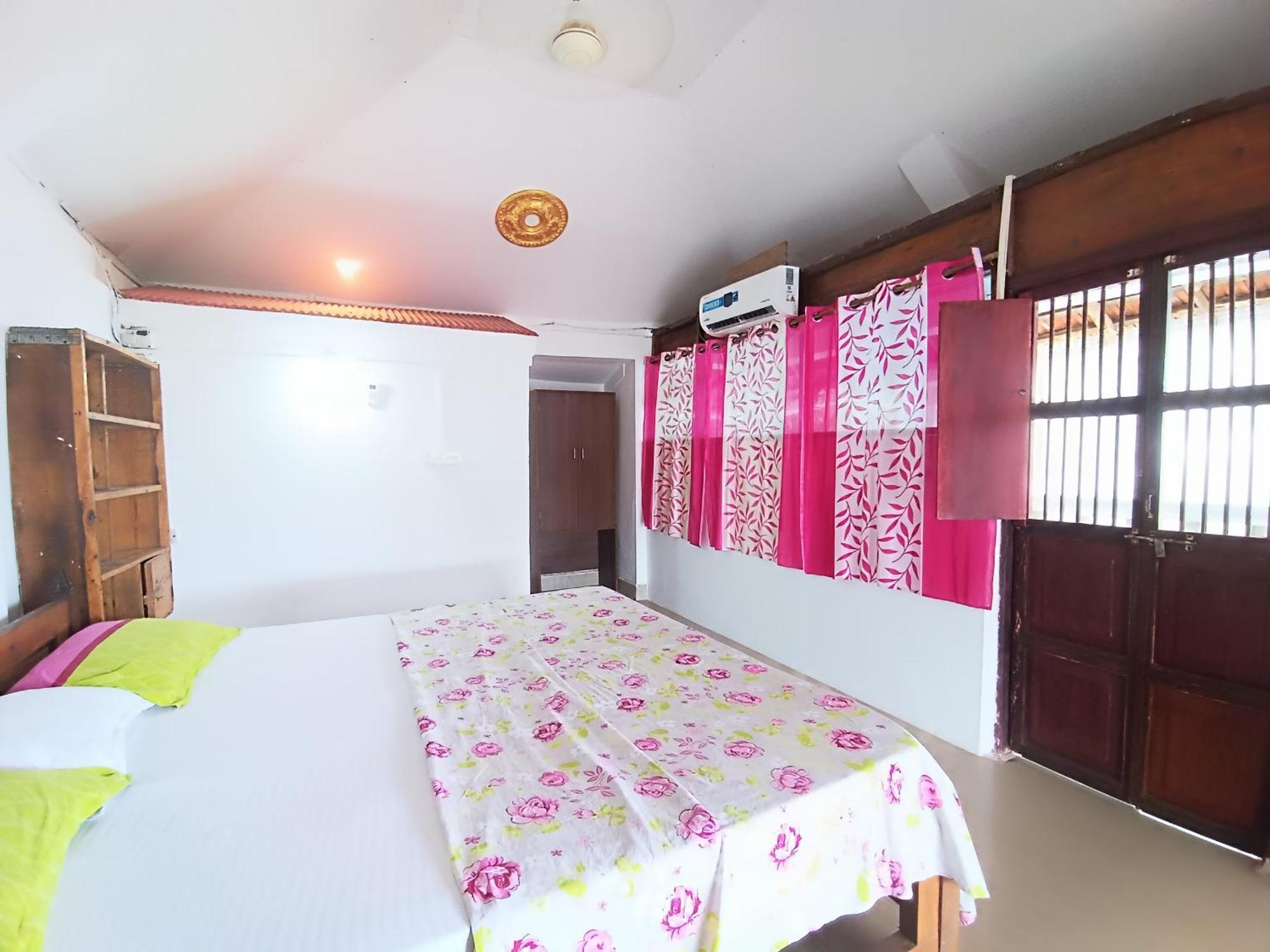 Monsoon Hotel Agonda Ruang foto