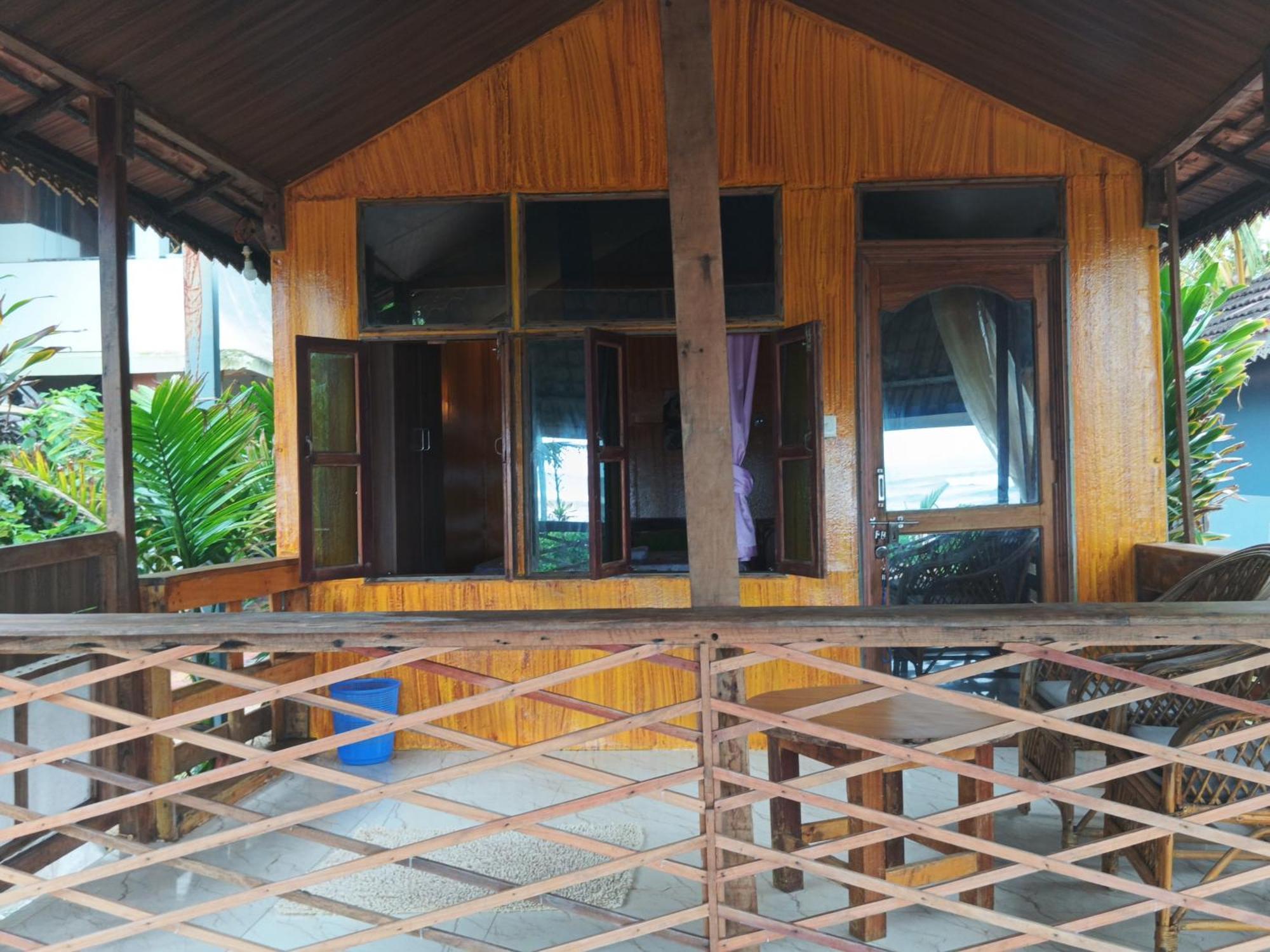 Monsoon Hotel Agonda Bagian luar foto